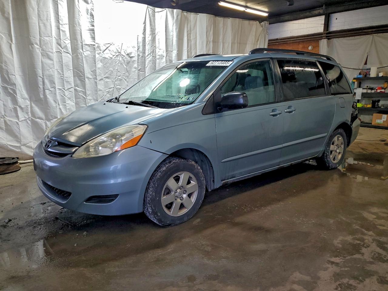 TOYOTA SIENNA CE 2007