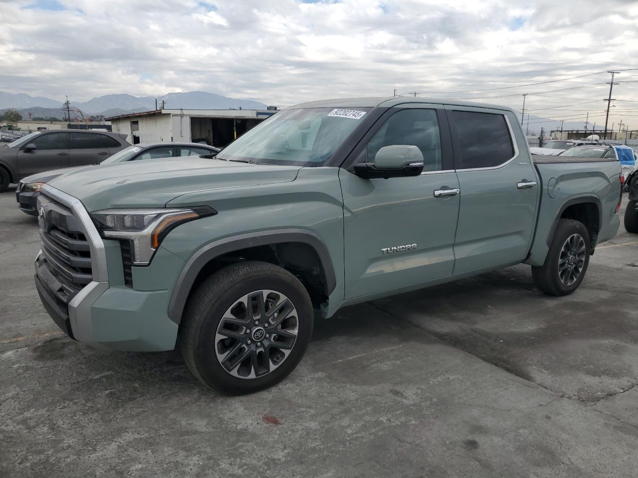 TOYOTA TUNDRA CRE 2024