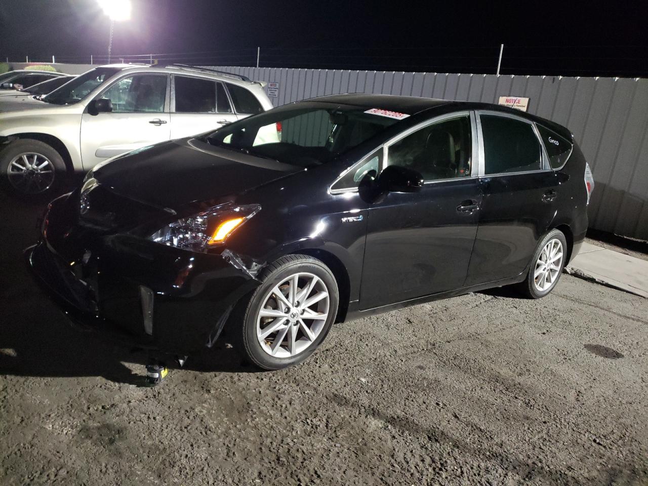 TOYOTA PRIUS V 2014