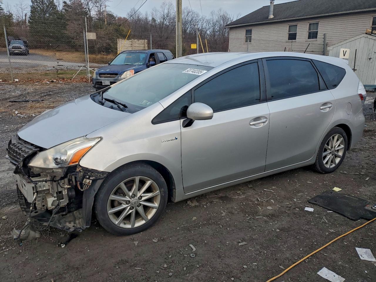 TOYOTA PRIUS V 2012