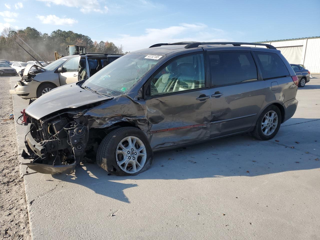 TOYOTA SIENNA XLE 2006