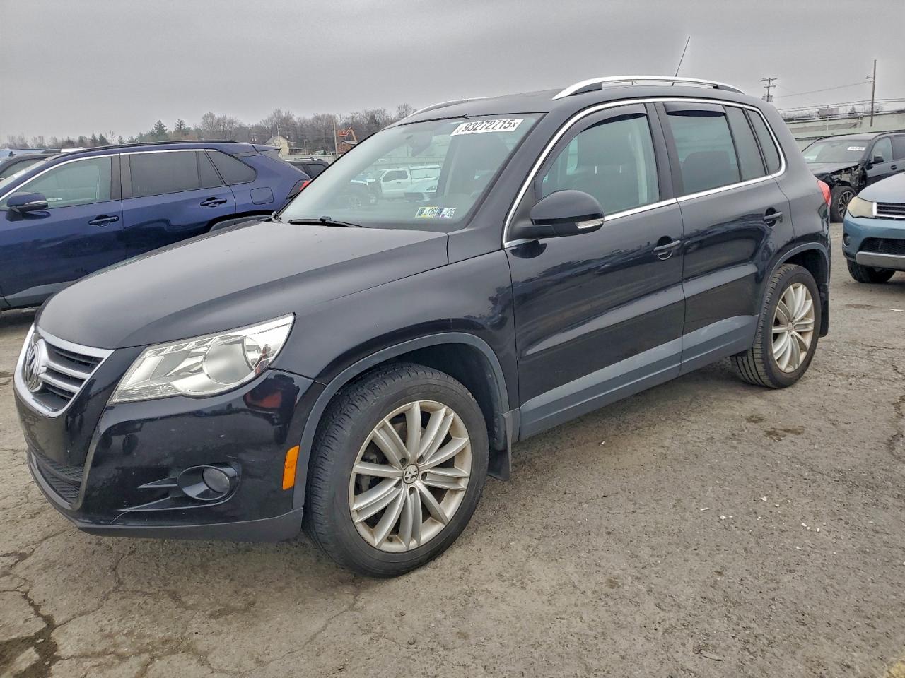 VOLKSWAGEN TIGUAN S 2011
