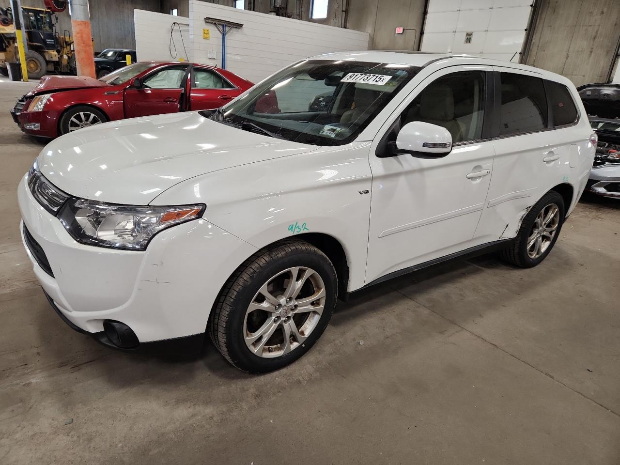 MITSUBISHI OUTLANDER 2014