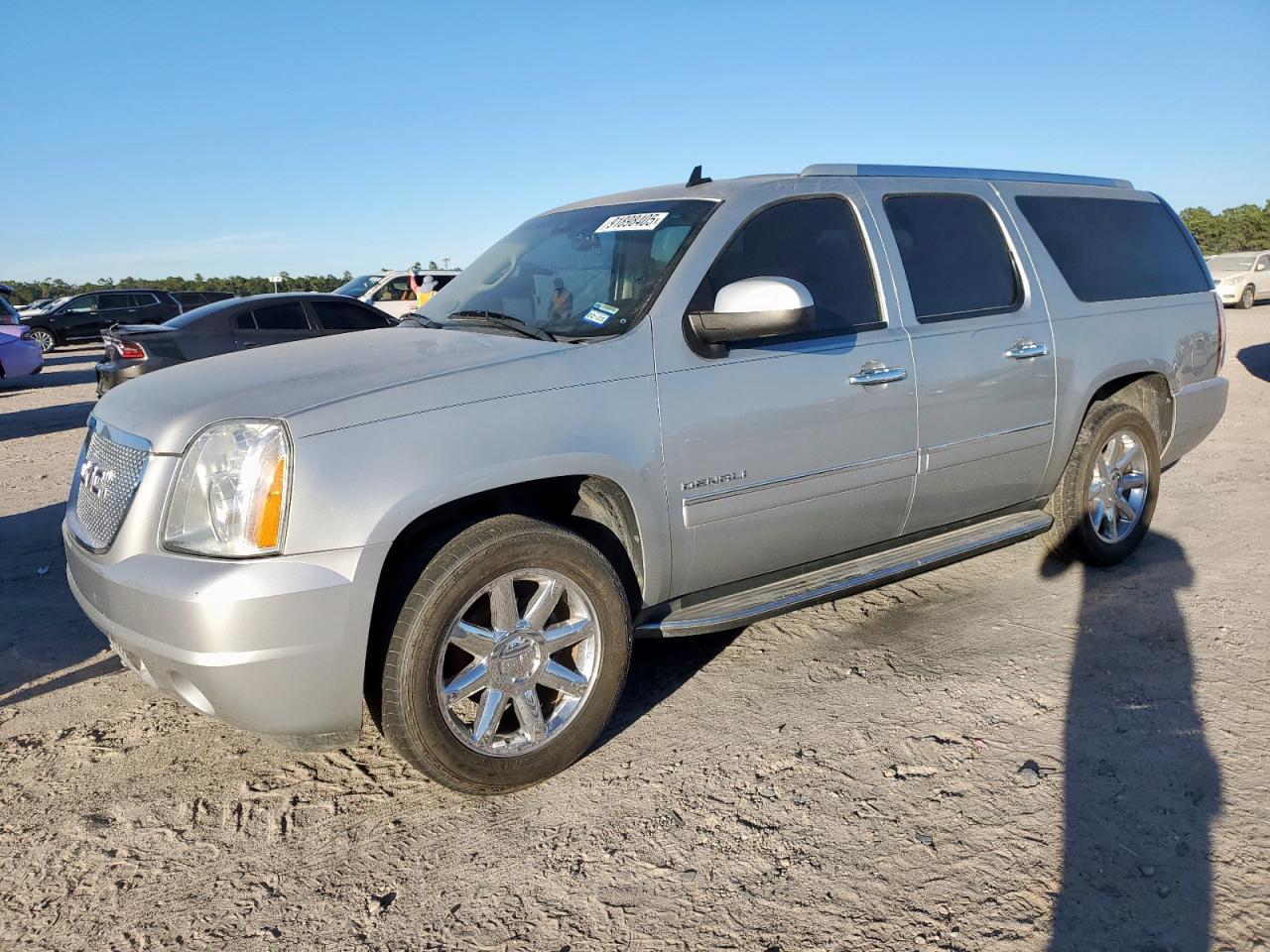 GMC YUKON XL D 2013