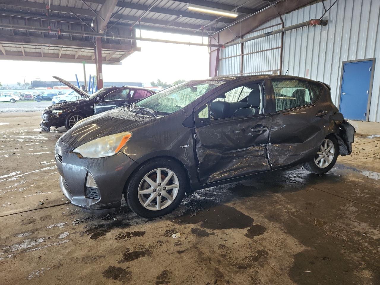 TOYOTA PRIUS C 2013
