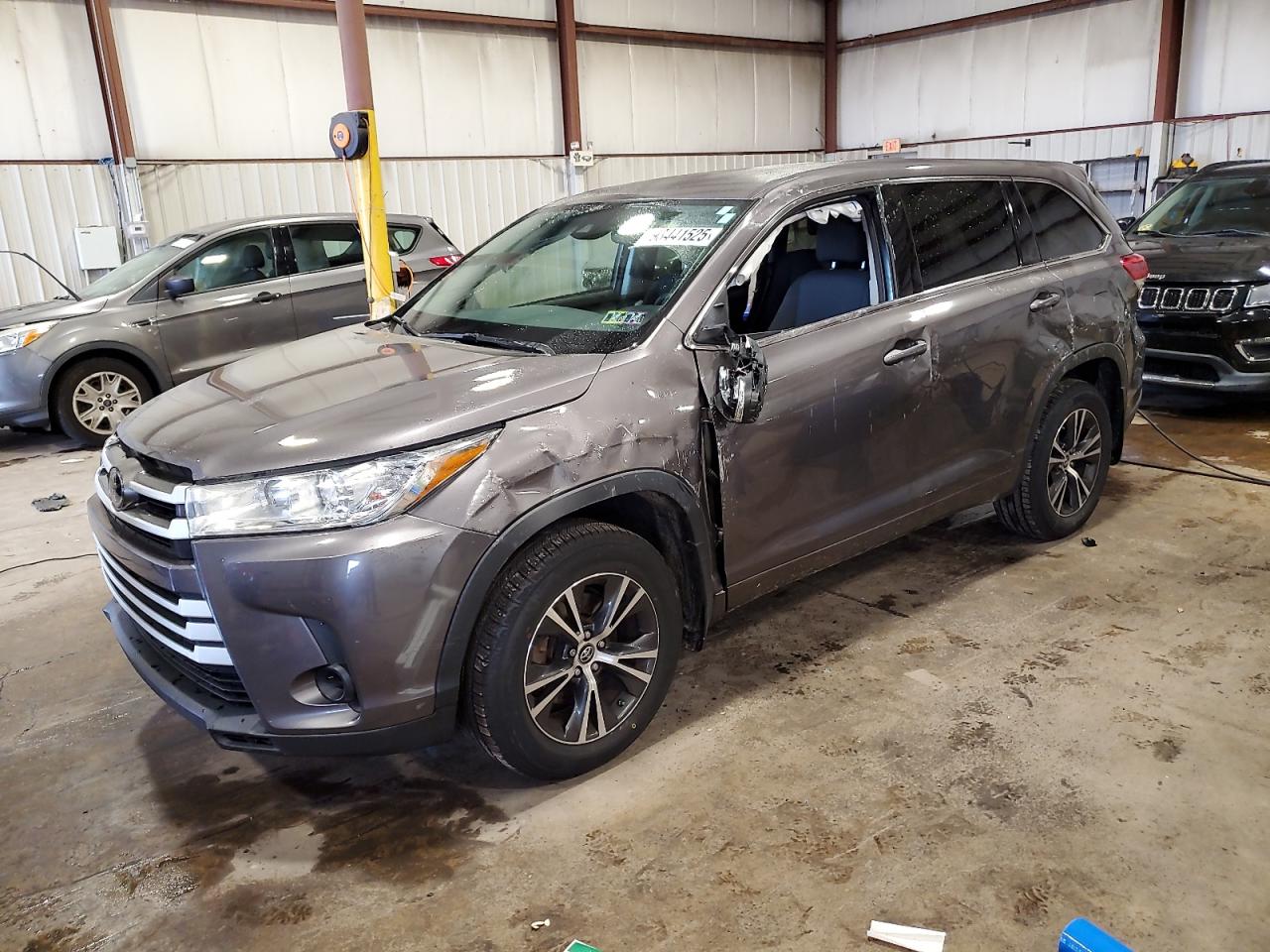 TOYOTA HIGHLANDER 2017