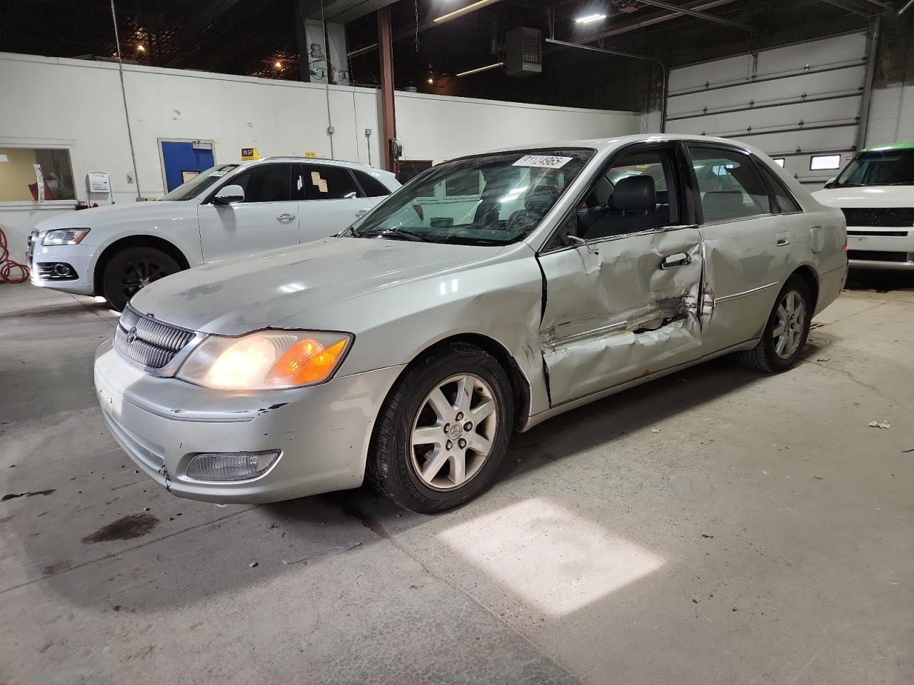 TOYOTA AVALON XL 2000