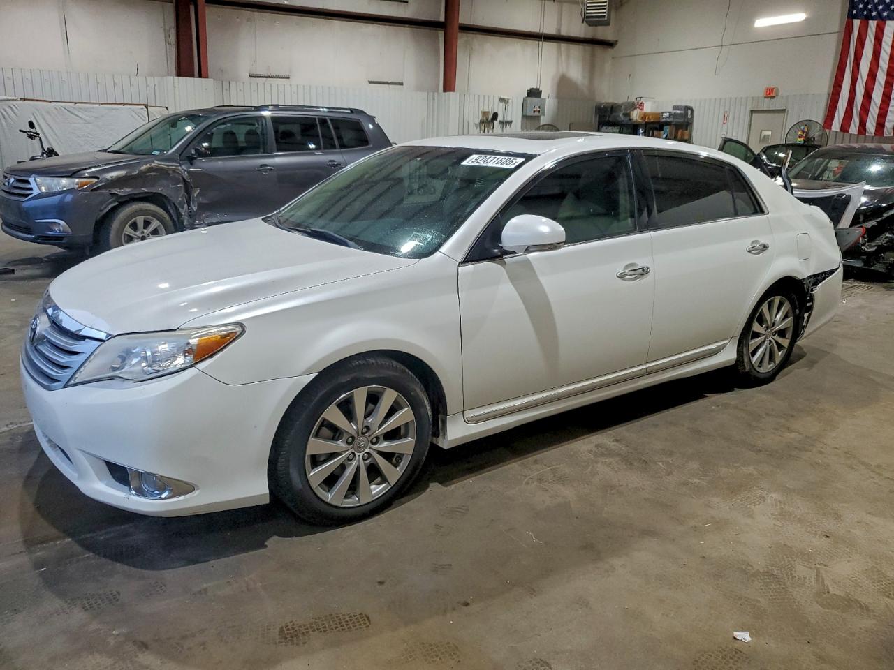 TOYOTA AVALON BAS 2011