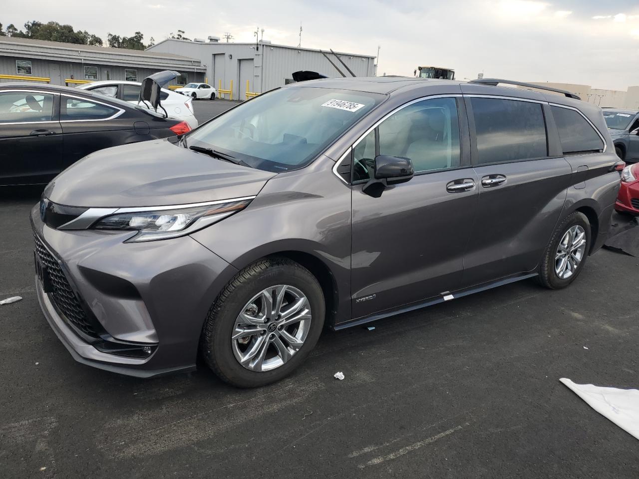 TOYOTA SIENNA XSE 2021