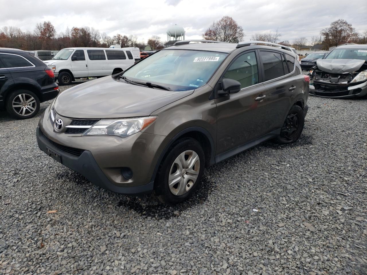 TOYOTA RAV4 LE 2013