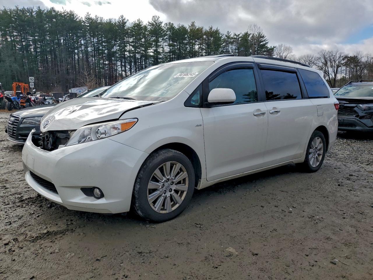 TOYOTA SIENNA 2017