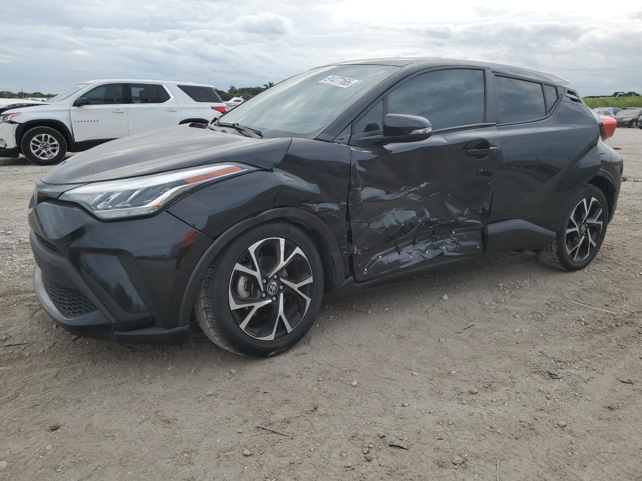 TOYOTA C-HR XLE 2021