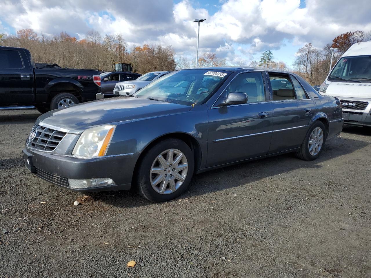 CADILLAC DTS 2011