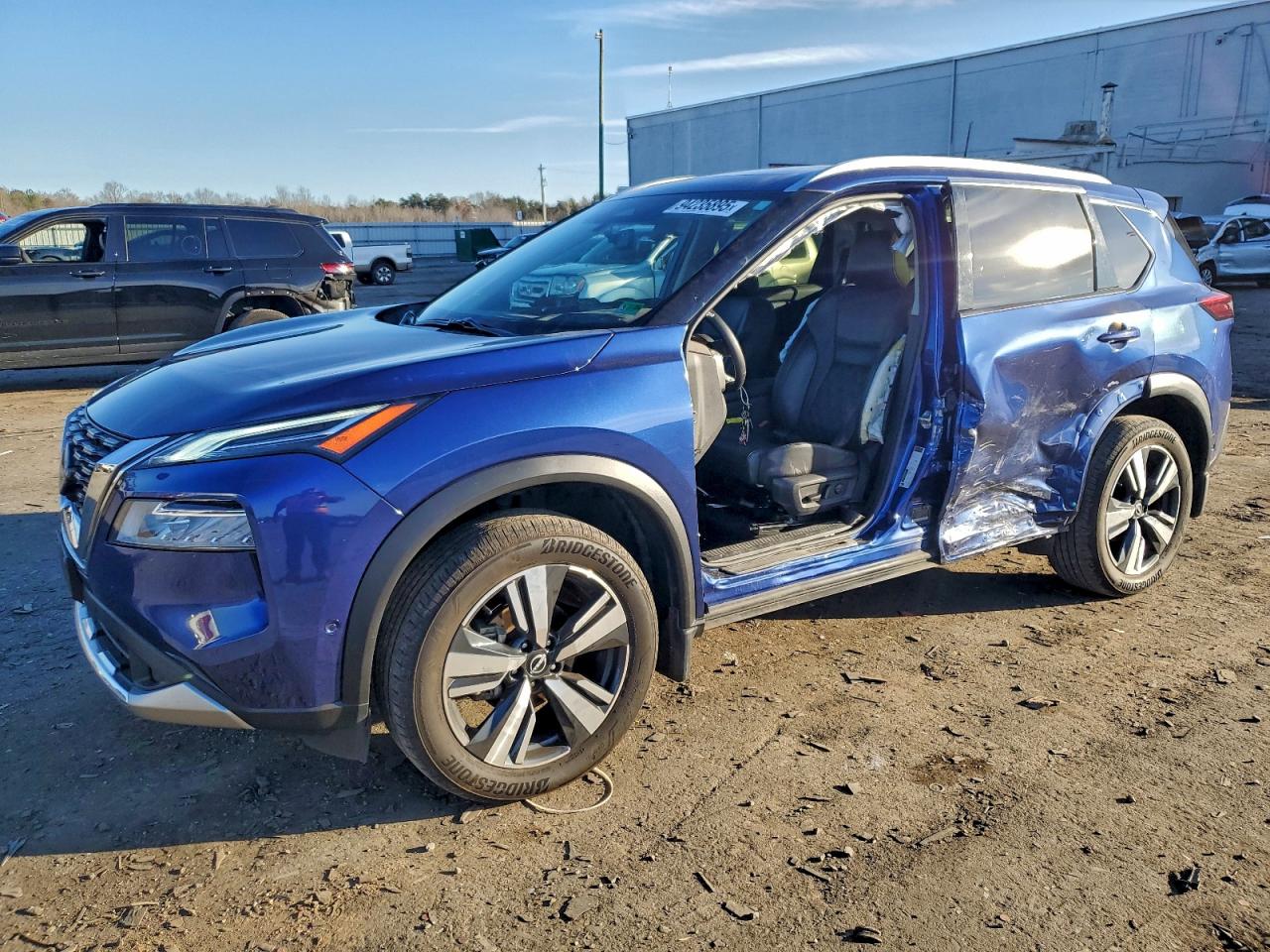 NISSAN ROGUE PLAT 2023