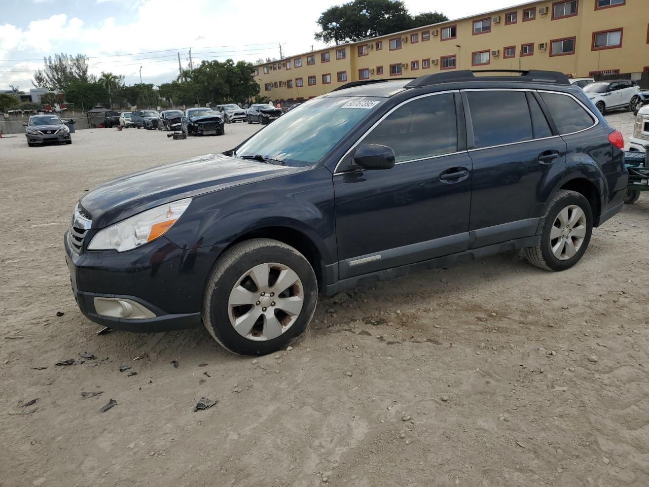 SUBARU OUTBACK 2. 2012