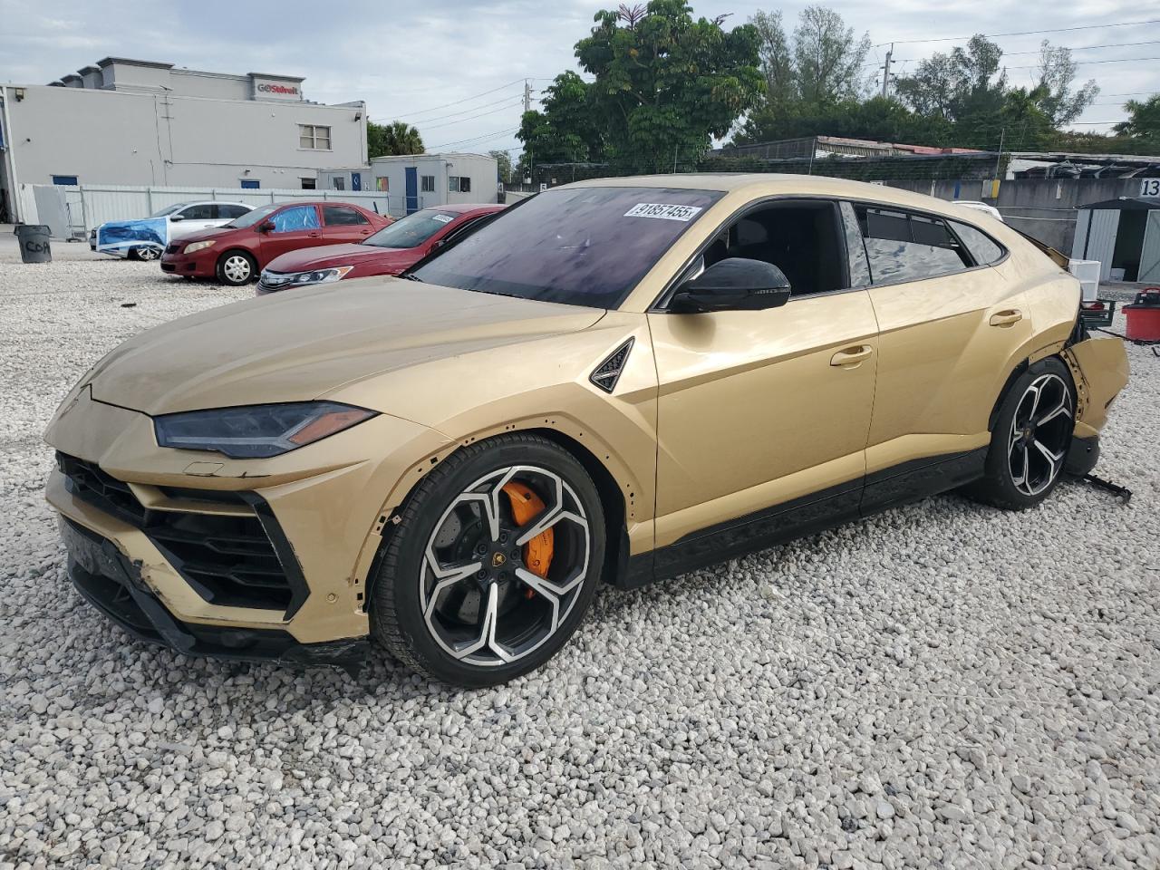 LAMBORGHINI URUS 2022