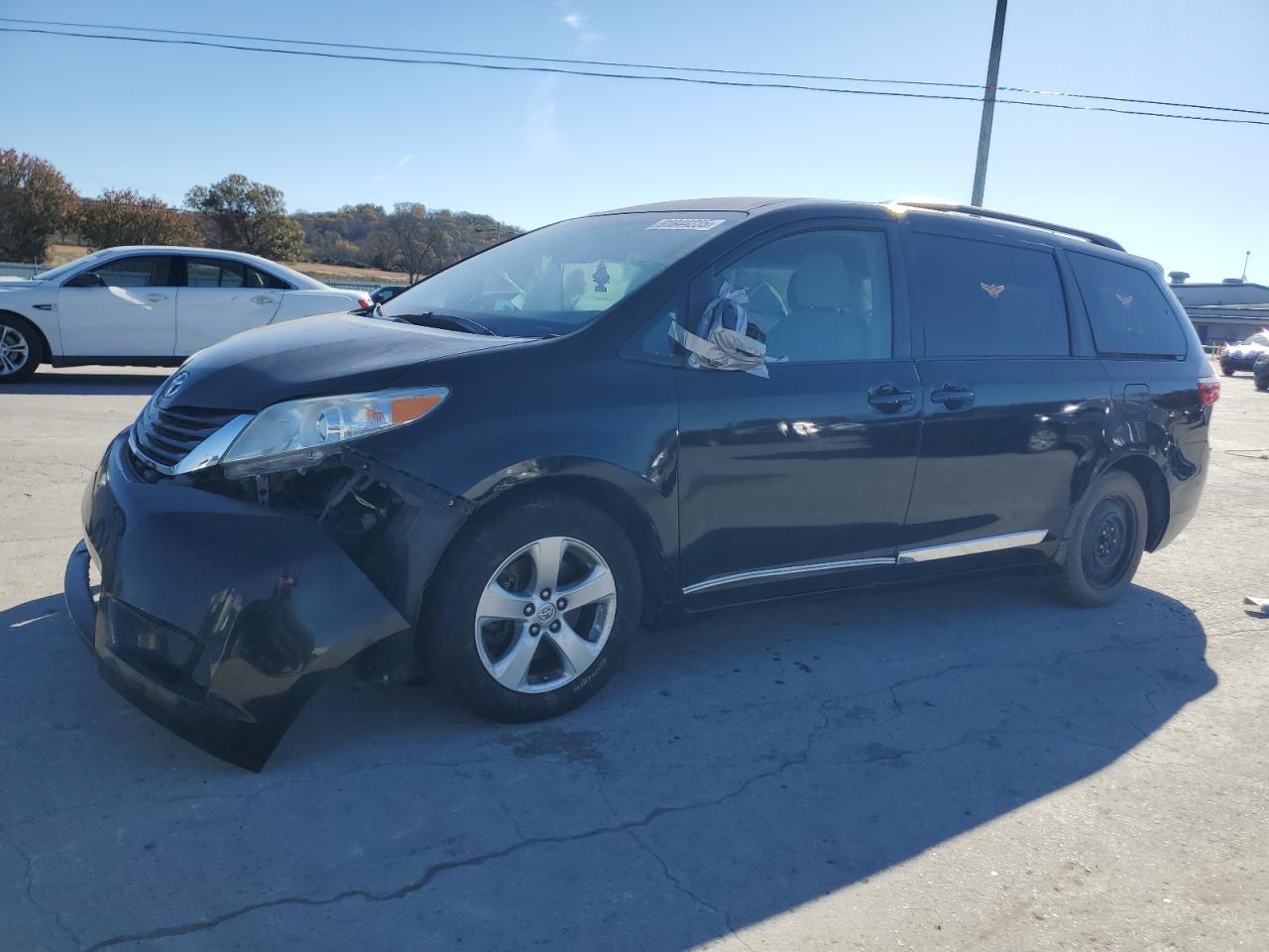 TOYOTA SIENNA 2016