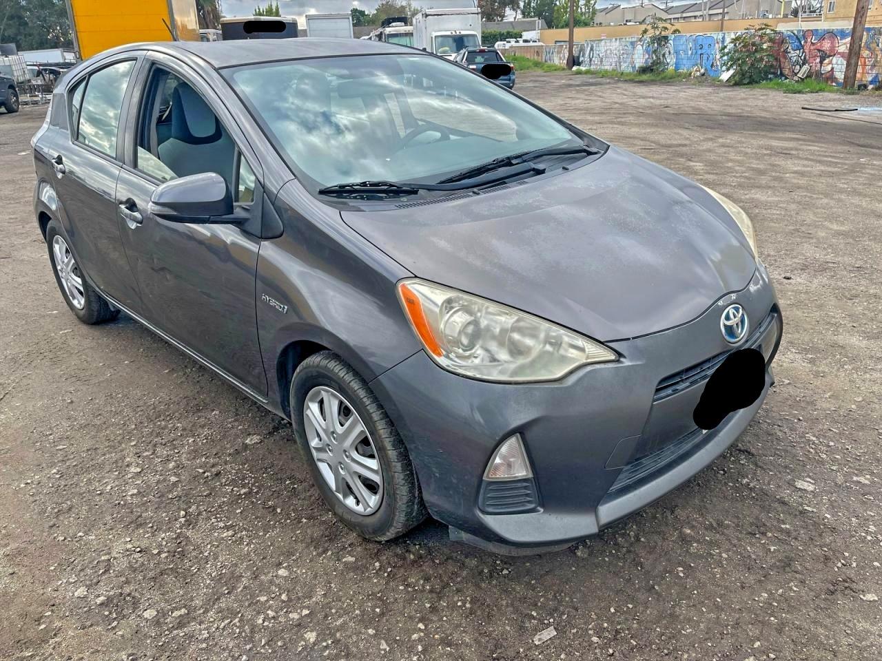 TOYOTA PRIUS C 2012