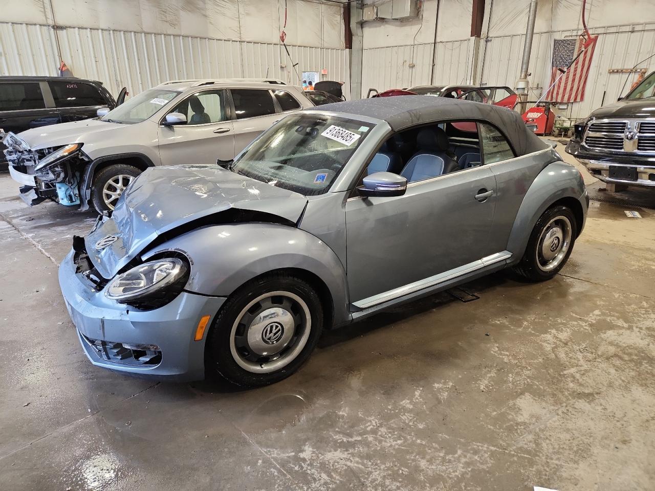 VOLKSWAGEN BEETLE S/S 2016