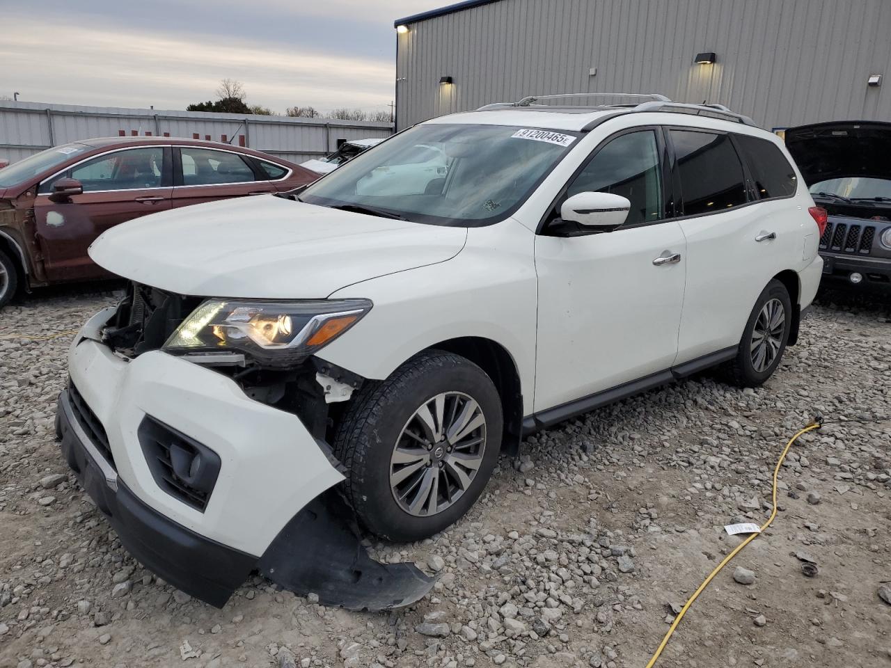 NISSAN PATHFINDER 2017