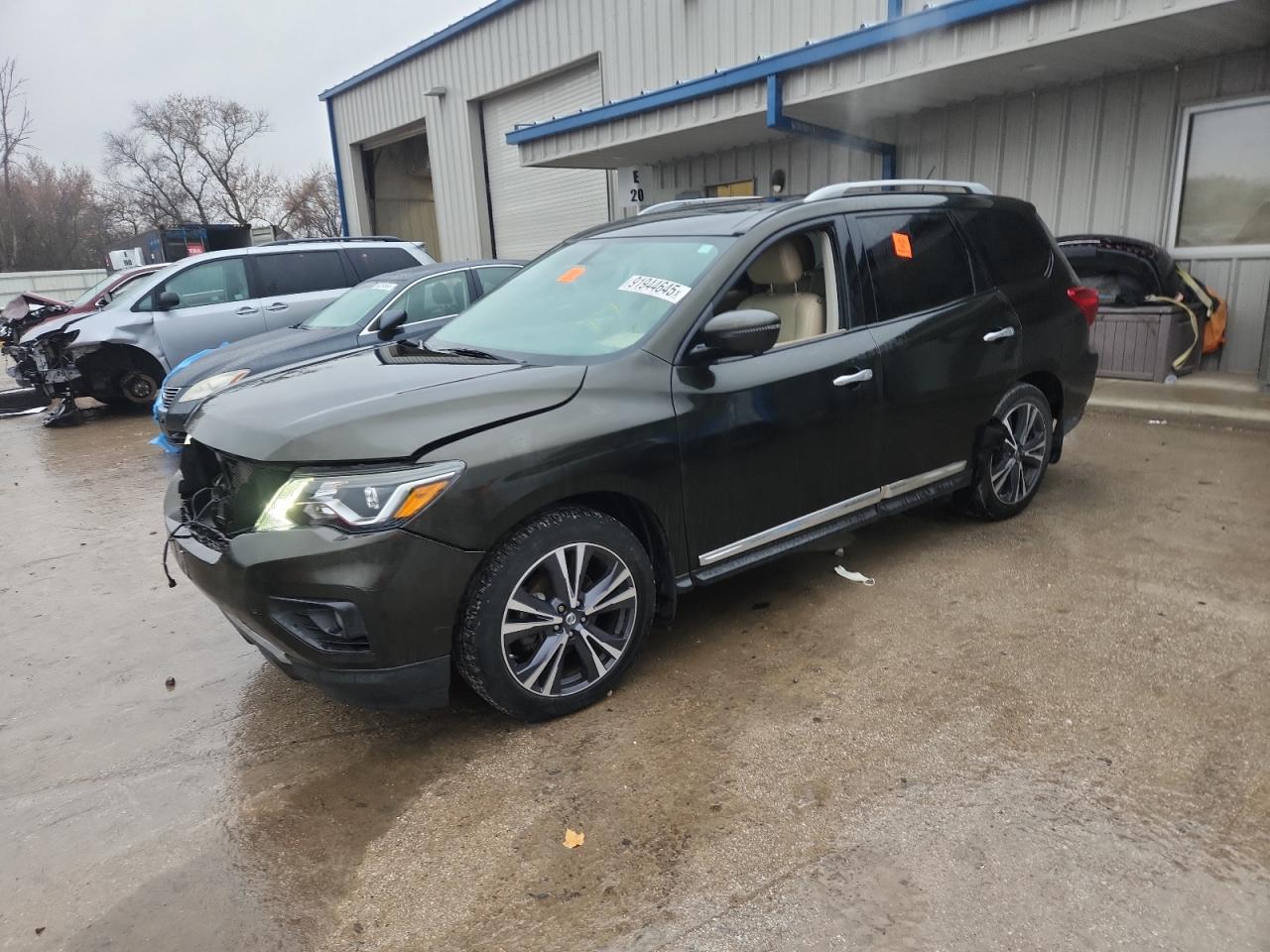 NISSAN PATHFINDER 2017