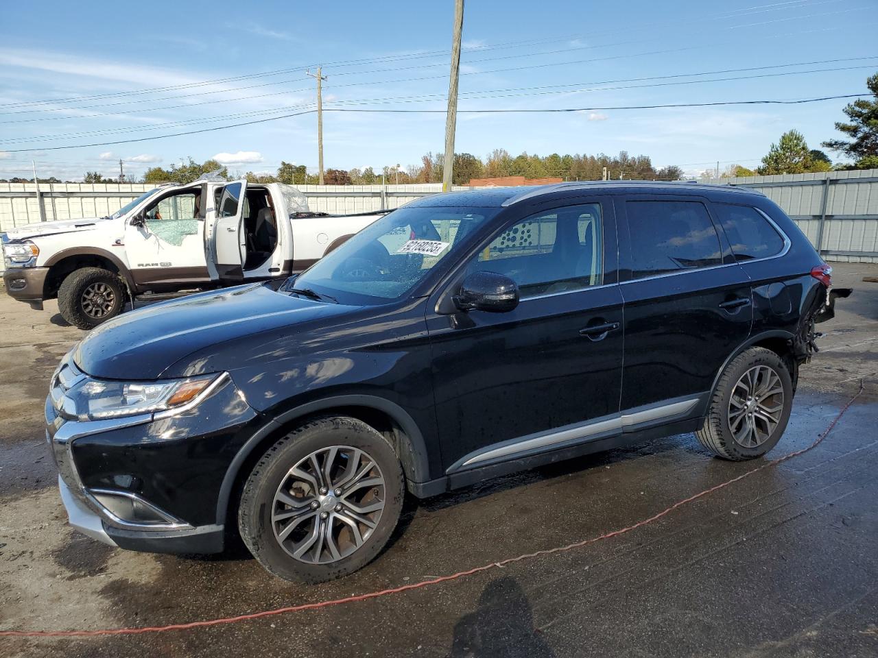 MITSUBISHI OUTLANDER 2017