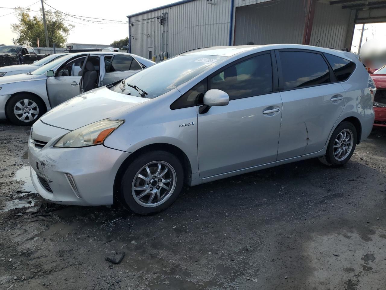 TOYOTA PRIUS V 2014