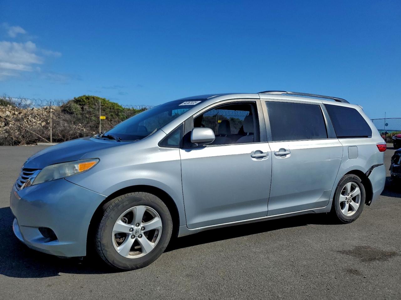 TOYOTA SIENNA 2015