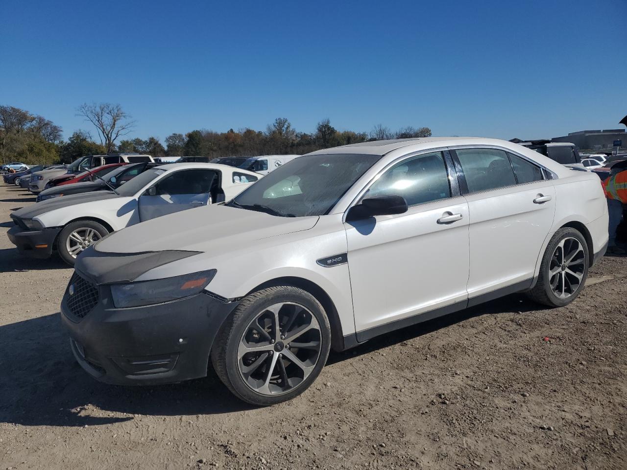 FORD TAURUS 2015
