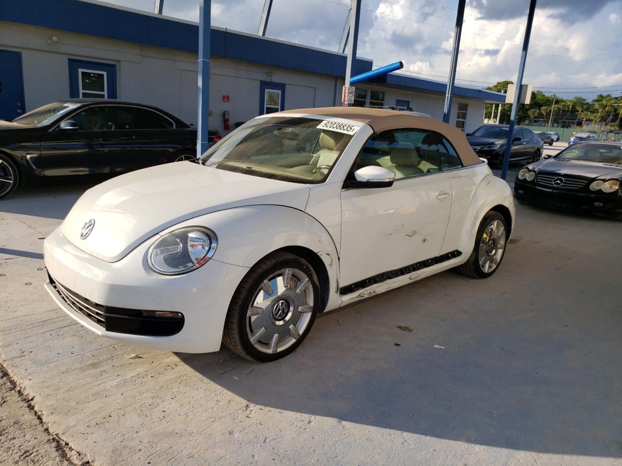 VOLKSWAGEN BEETLE 2014