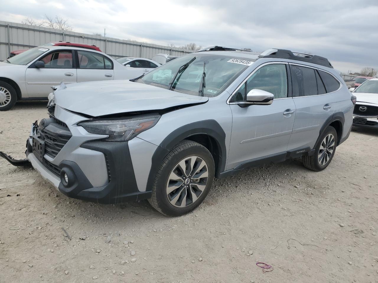 SUBARU OUTBACK 2024