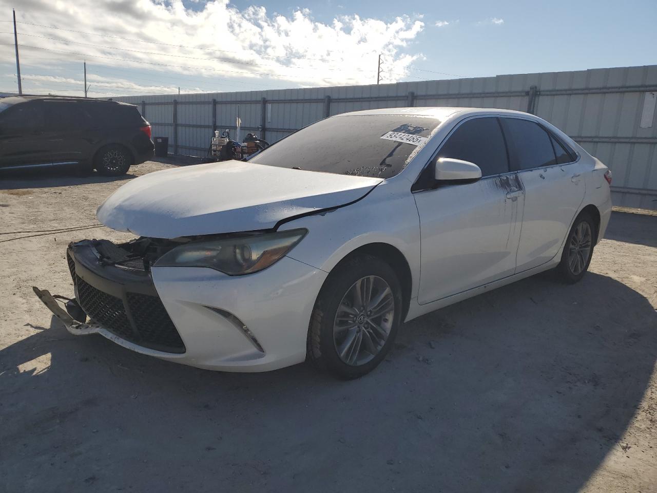 TOYOTA CAMRY LE 2015