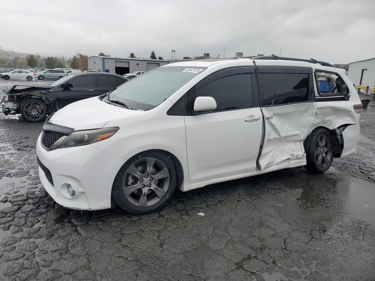 TOYOTA SIENNA SPO 2015