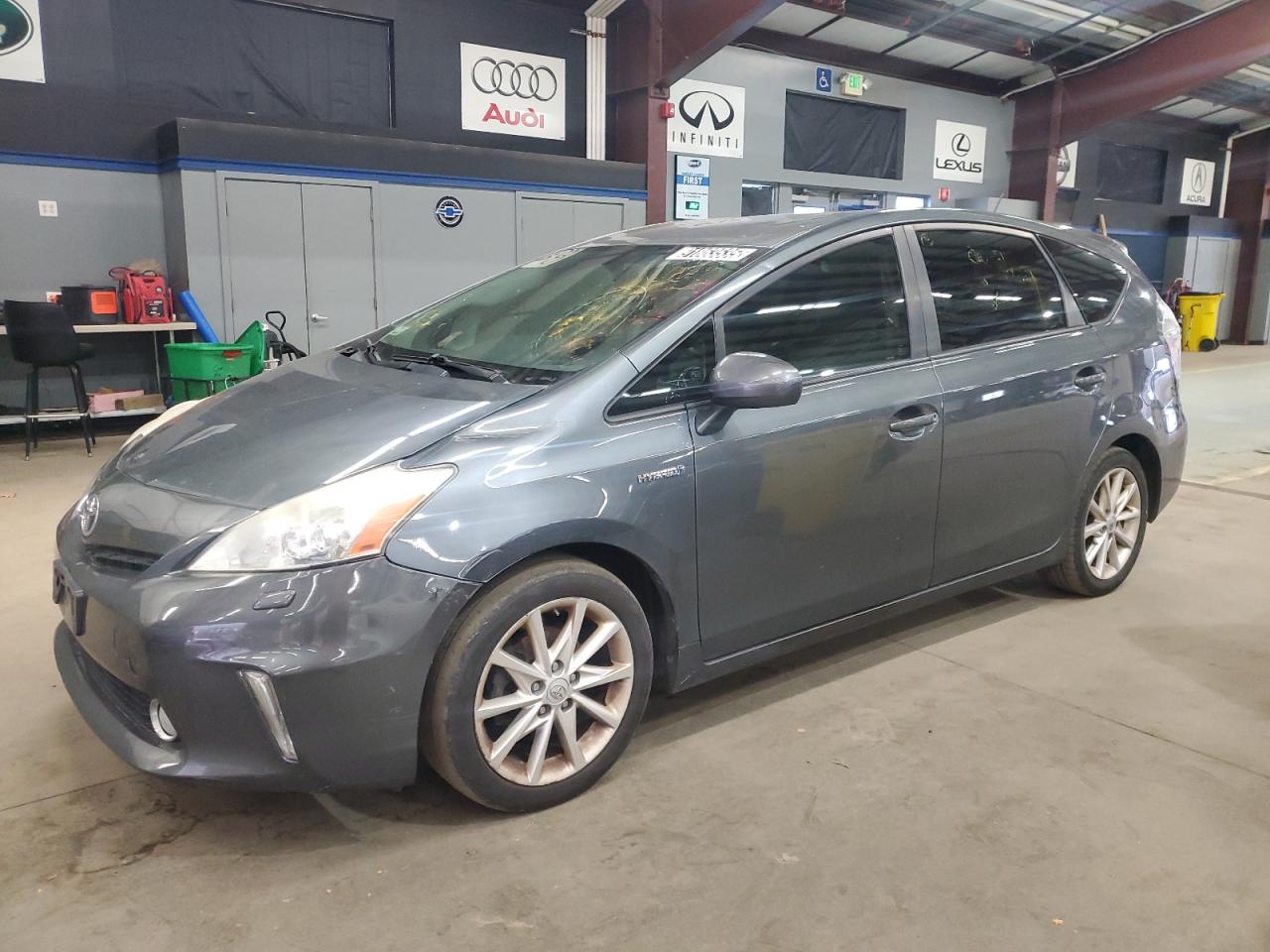 TOYOTA PRIUS V 2014