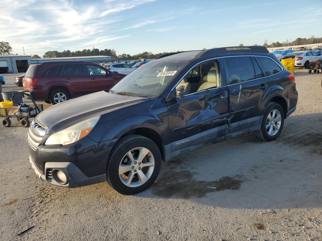 SUBARU OUTBACK 2. 2013
