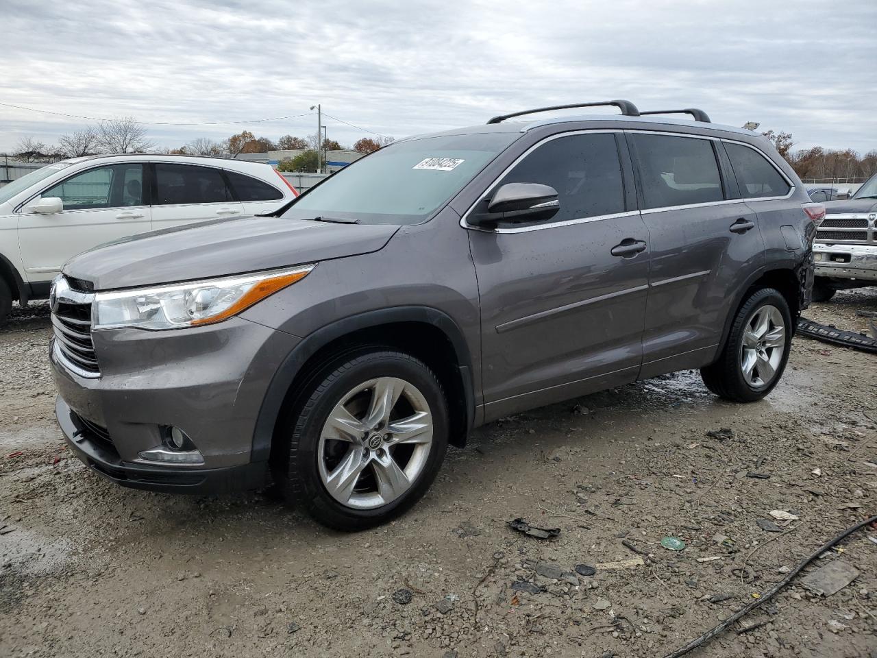 TOYOTA HIGHLANDER 2016