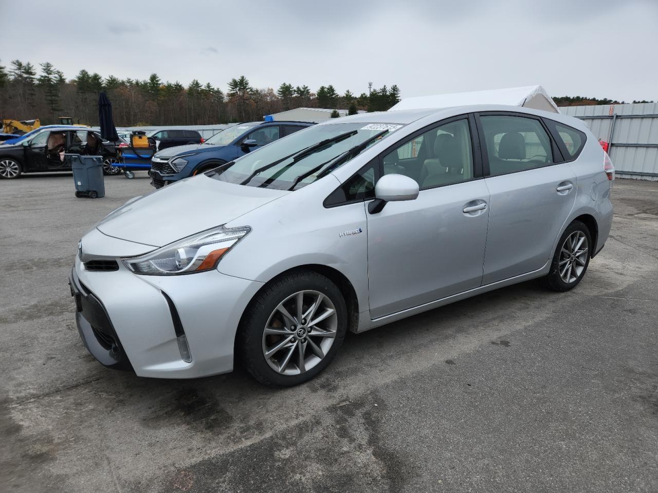 TOYOTA PRIUS V 2017
