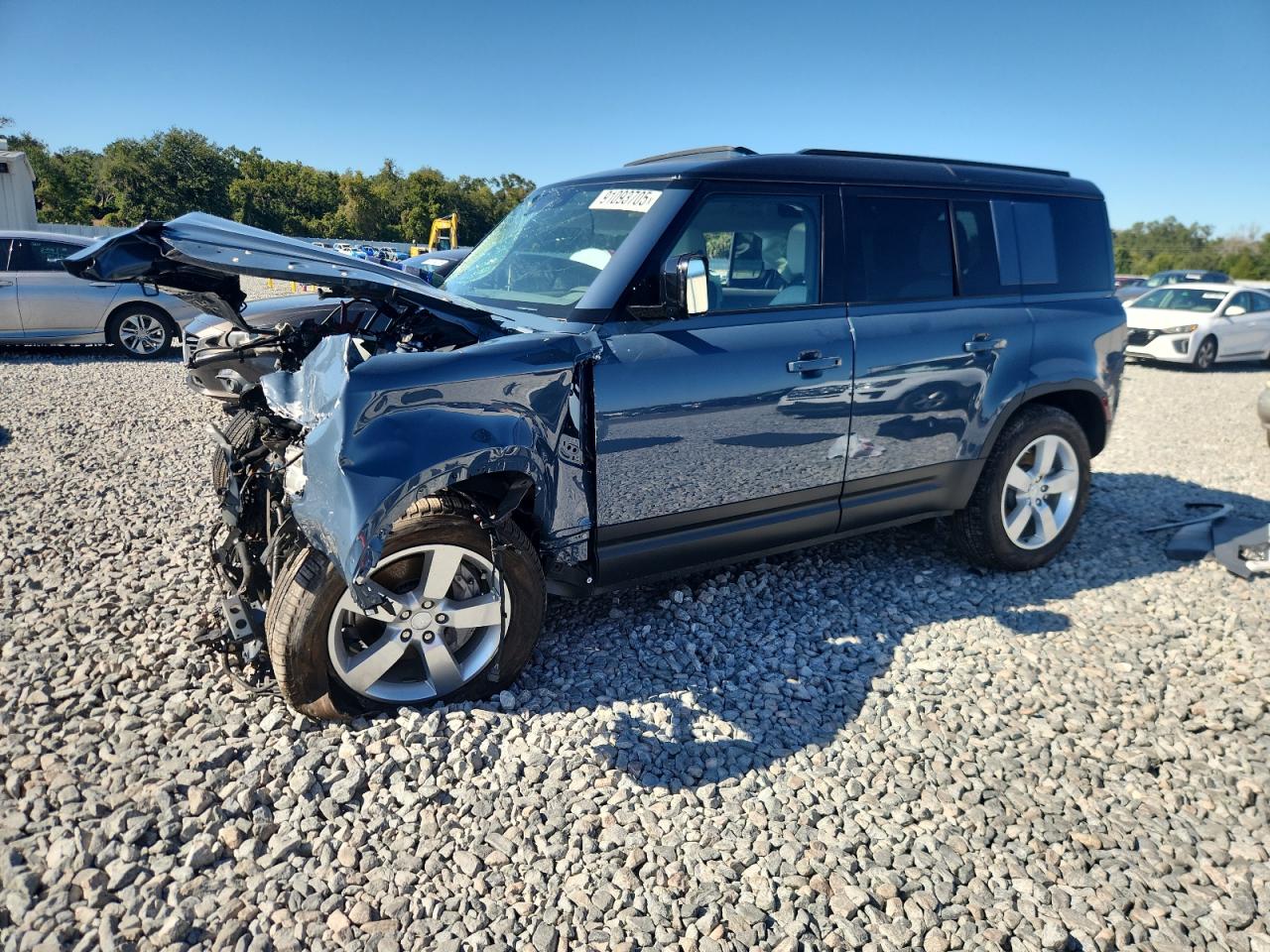 LAND ROVER DEFENDER 2025