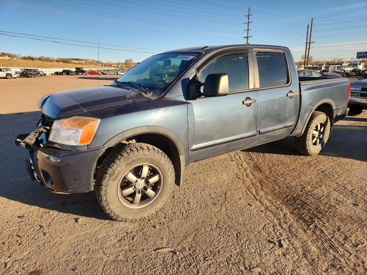 NISSAN TITAN 2015