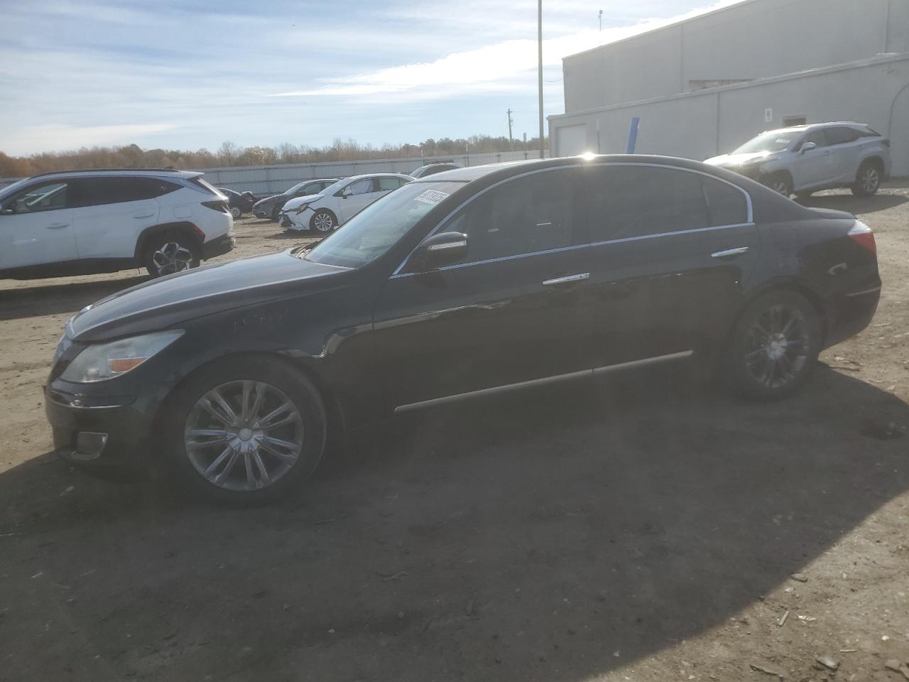 HYUNDAI GENESIS 4. 2011