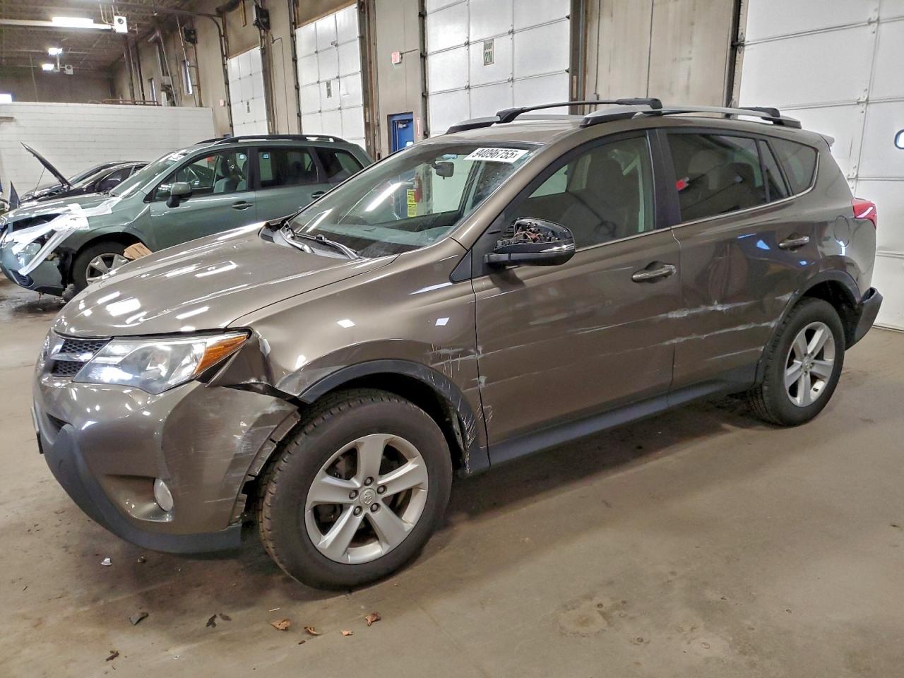 TOYOTA RAV4 XLE 2013
