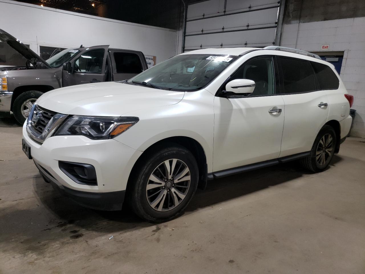 NISSAN PATHFINDER 2017