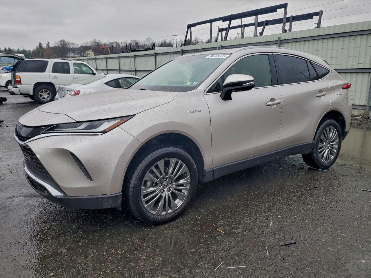 TOYOTA VENZA LE 2021