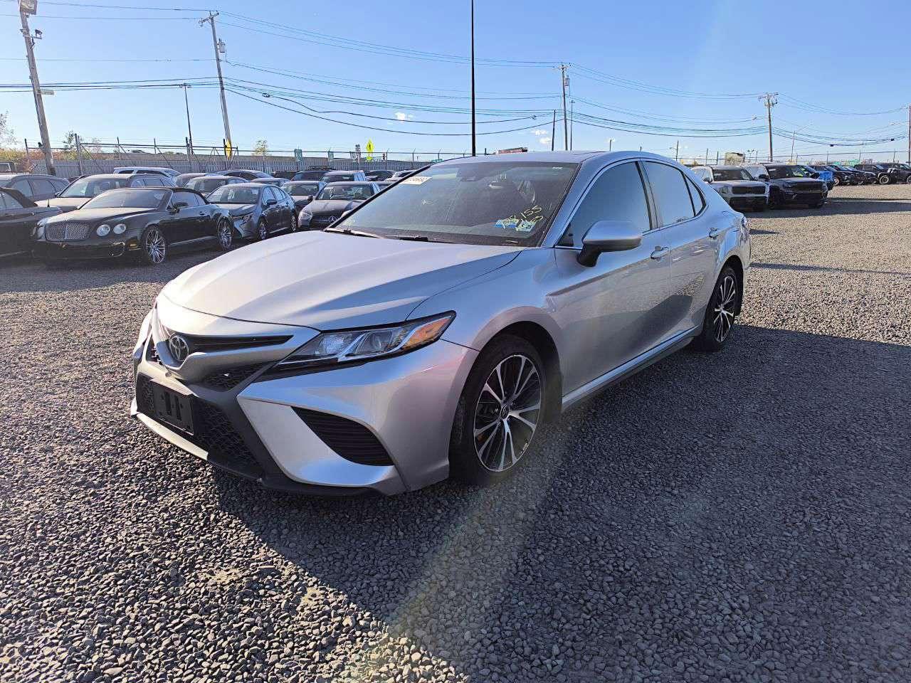 TOYOTA CAMRY SE 2020
