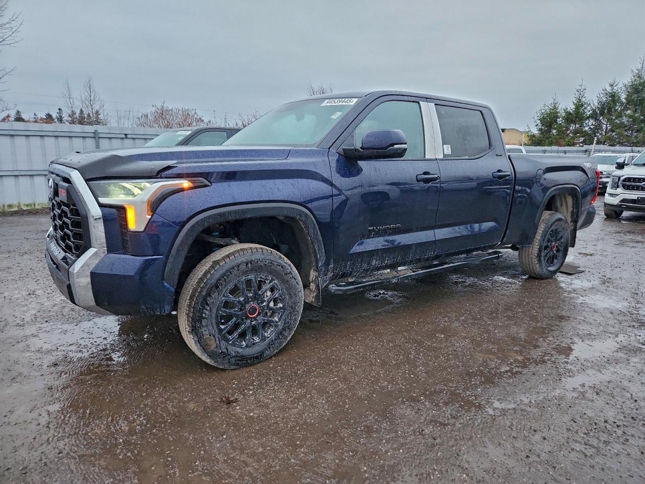 TOYOTA TUNDRA CRE 2022
