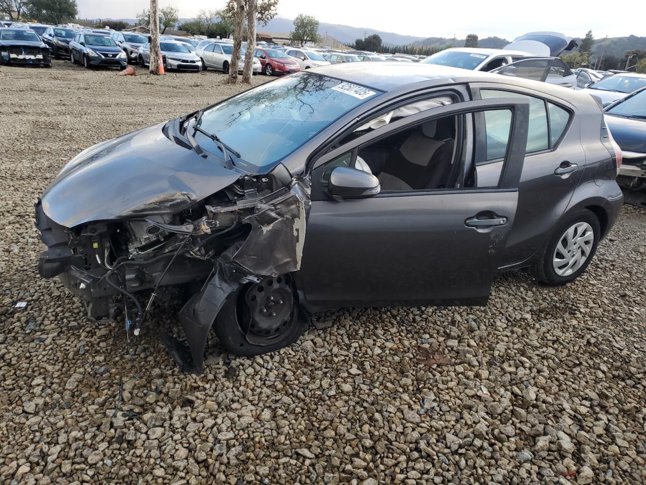 TOYOTA PRIUS C 2015