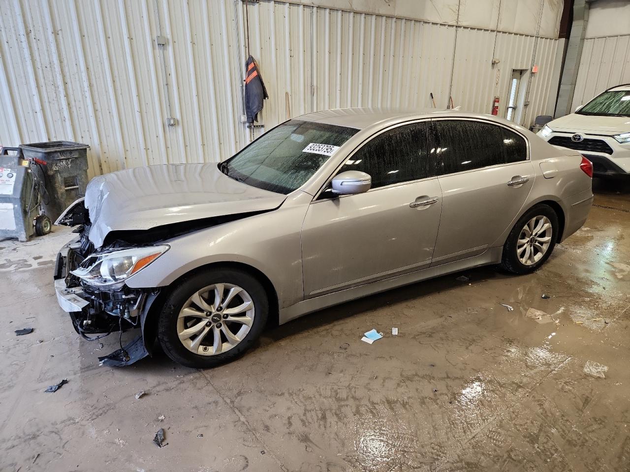 HYUNDAI GENESIS 3. 2013