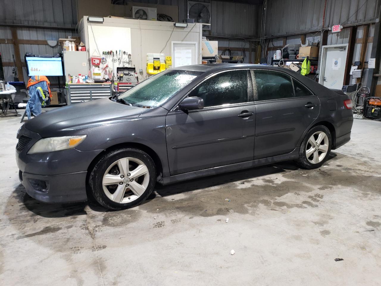 TOYOTA CAMRY BASE 2011