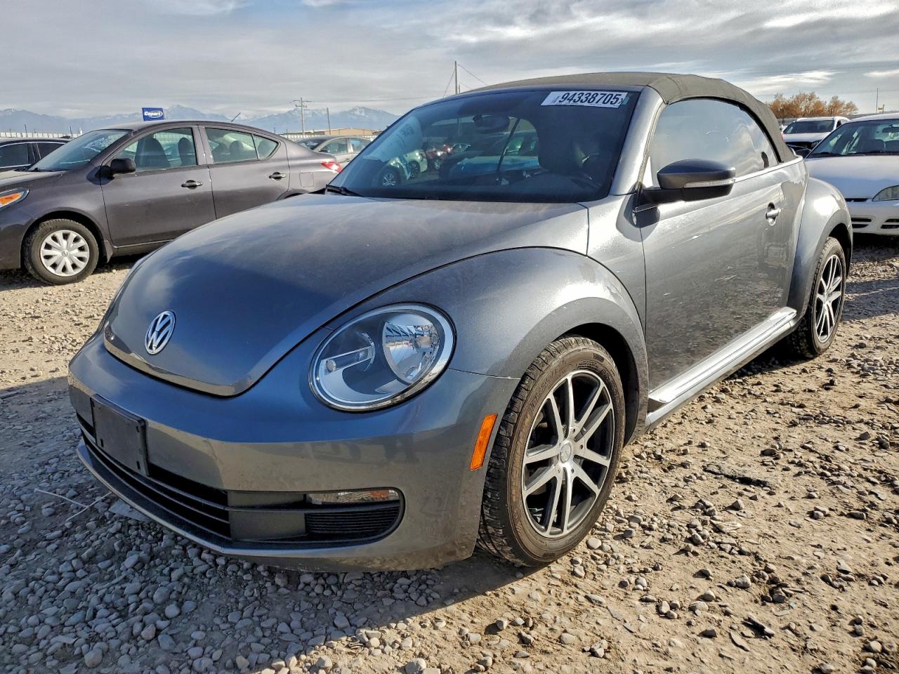 VOLKSWAGEN BEETLE 2015