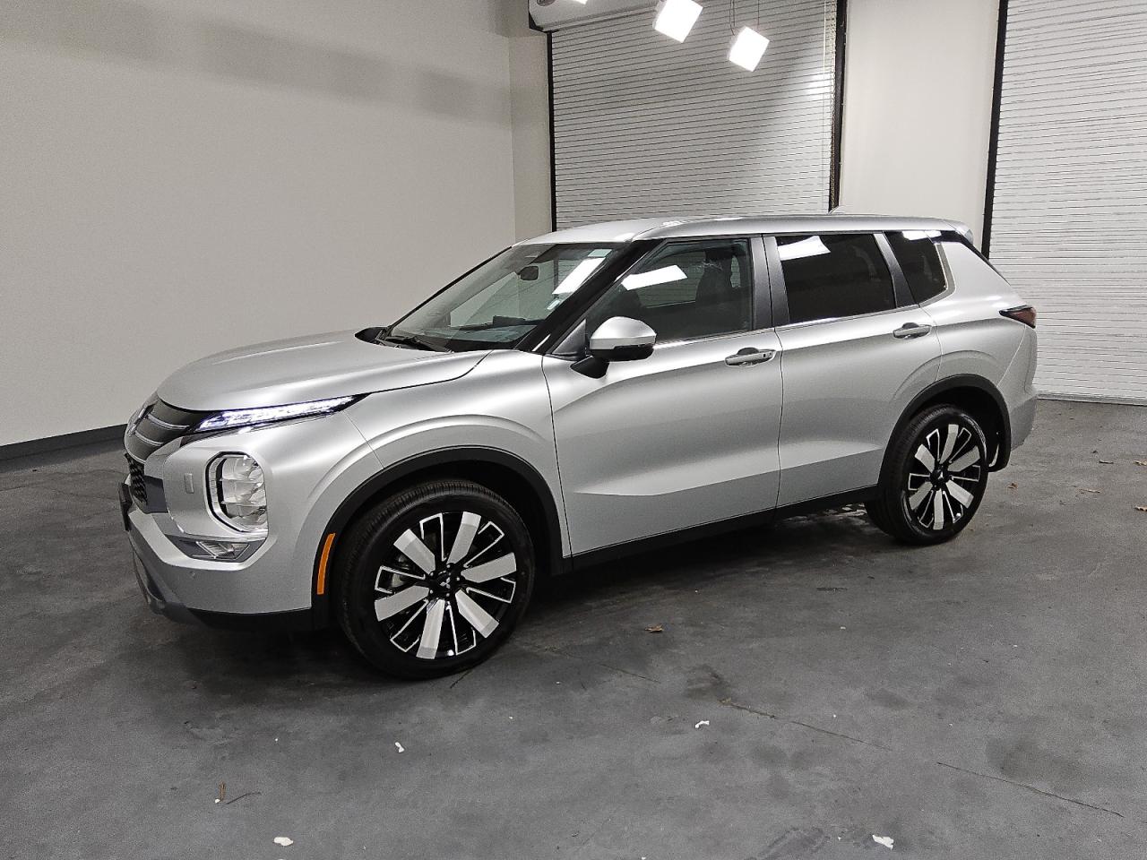 MITSUBISHI OUTLANDER 2025